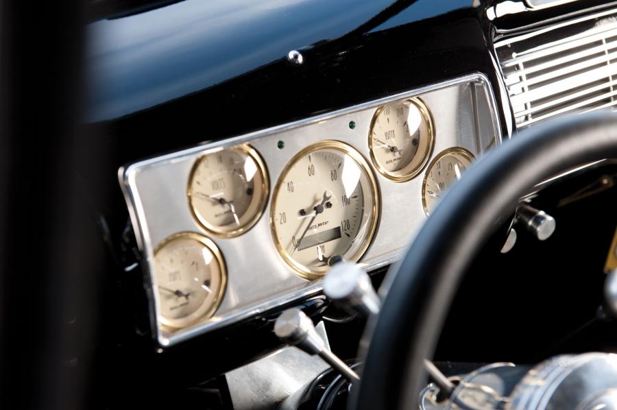  Ford DeLuxe Custom Convertible Coupe 1940 года  (фото 20 из 48)
